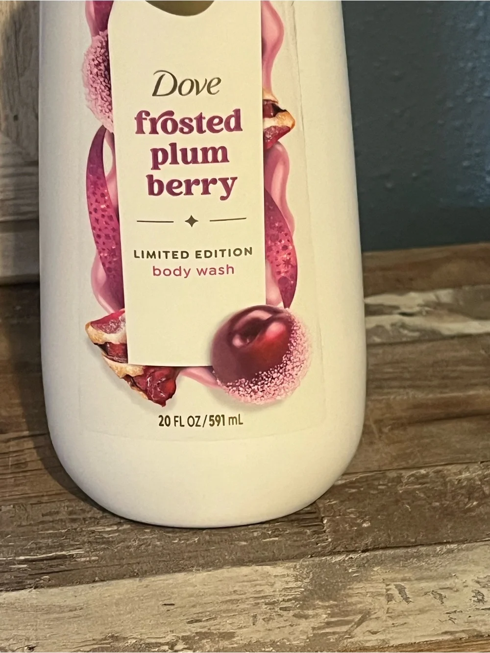 Dove Limited Edition Holiday Treats Frosted Plum Berry Body Wash 20 Ounces New
